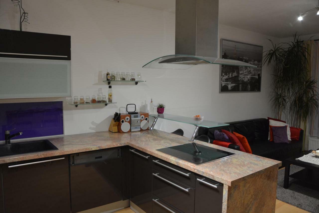 Apartman Zderadova Брно Екстер'єр фото