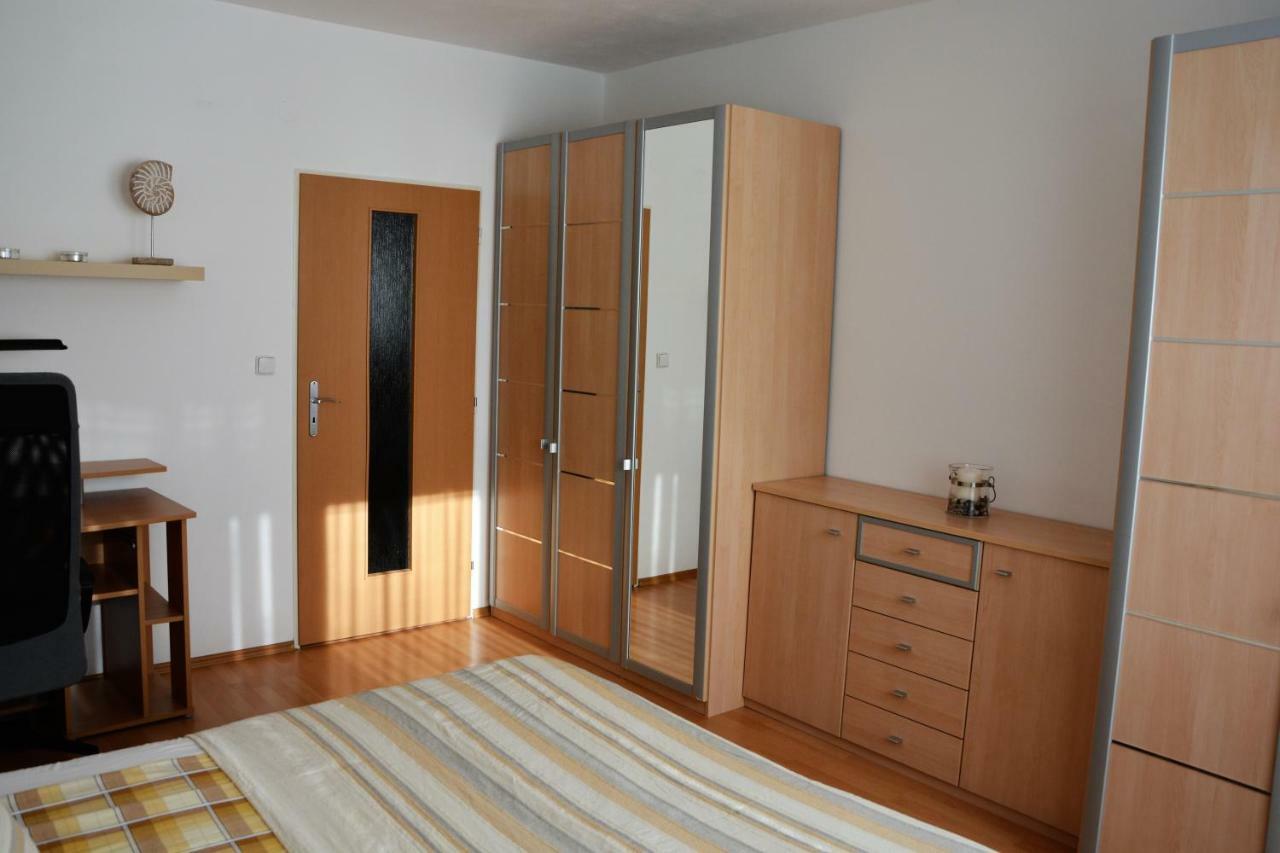 Apartman Zderadova Брно Екстер'єр фото
